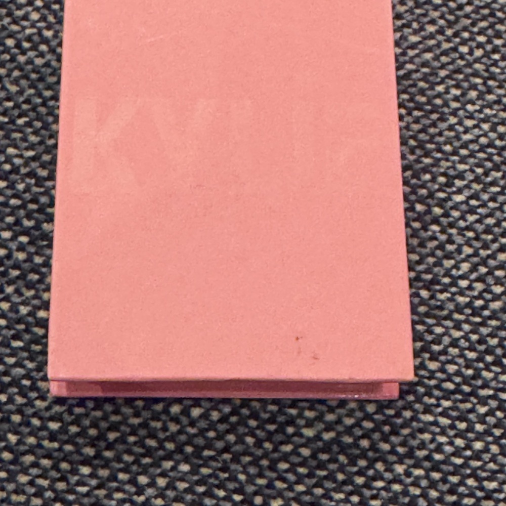 Kylie Cosmetics Pink Highlighter Compact with Built-in Mirror - Picture 4 of 6